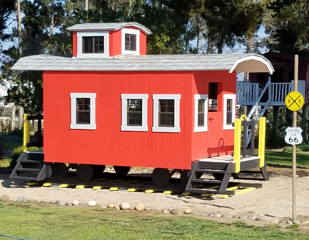 Red caboose play-set plan for kids